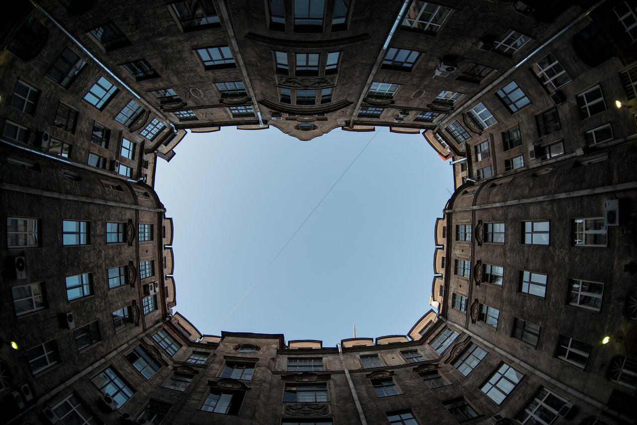 buildings-1336611_1280 Ristrutturazioni Edili: Valorizza il Tuo Immobile con Esperienza